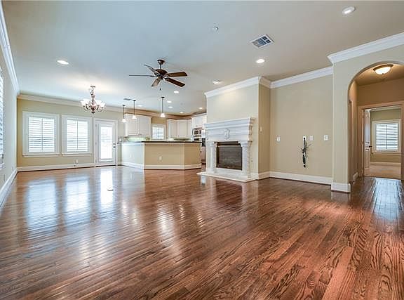 3rd image of 5801 Hillcrest Ave APT 1