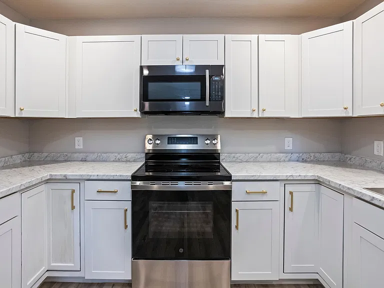 1728 Sandalwood Dr — Photo 11