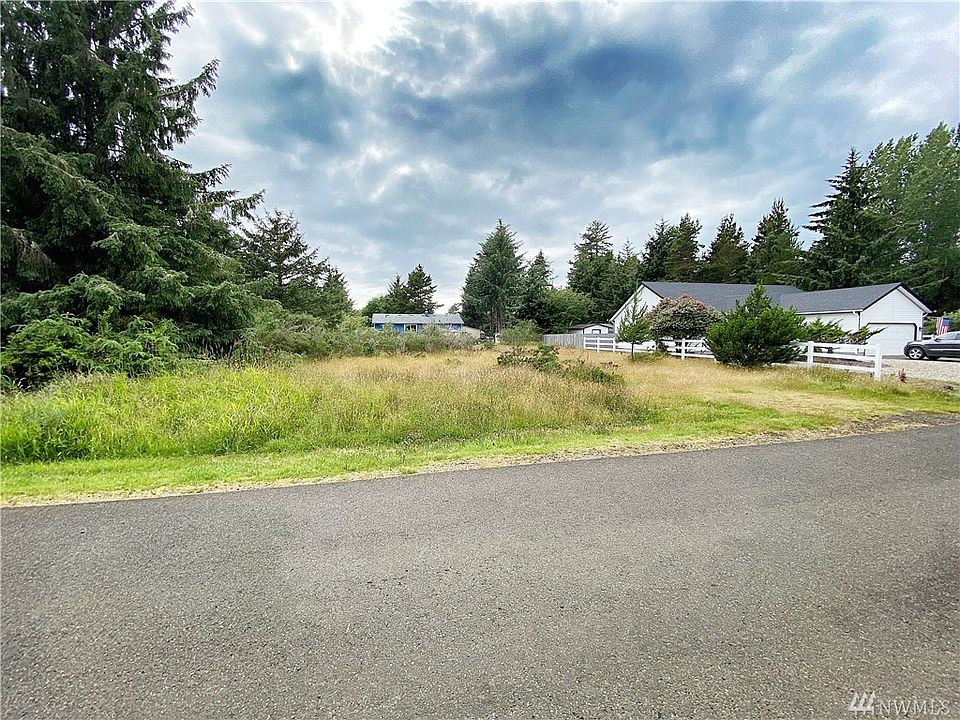 2nd image of 355 Ponderosa Loop NE
