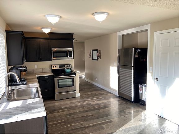 3rd image of 16817 9th Ave E