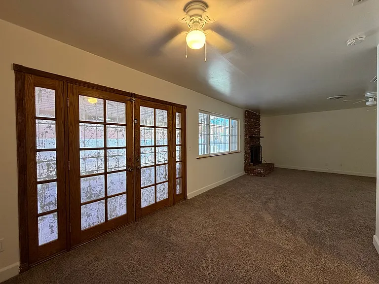 424 Oakmont Dr — Photo 22