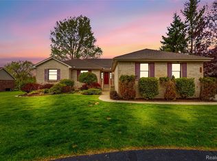 450 W Drahner Rd, Oxford, MI 48371