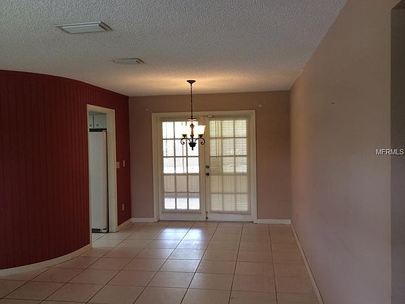 3rd image of 209 Westmoor Bnd