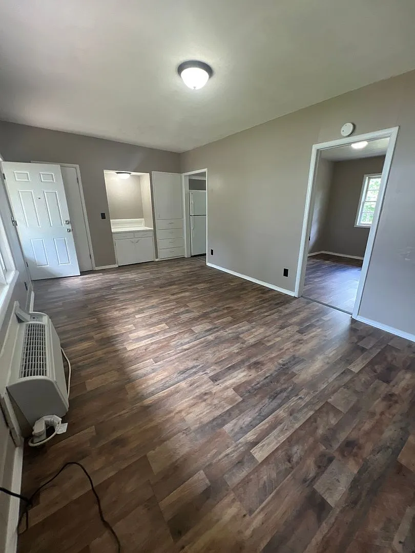 809 Shadow Rock Dr — Photo 4