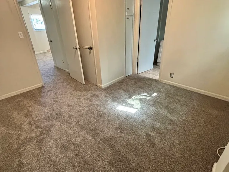 2709 W Rose Hill St #8 — Photo 7