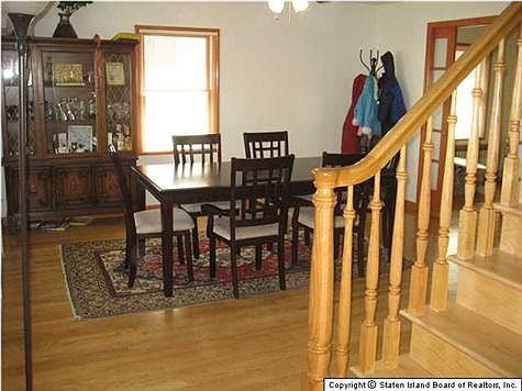 4th image of 30 Renwick Ave