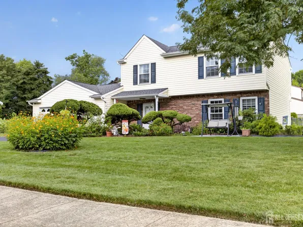 2 Dennison Pl, Plainsboro, NJ 08536