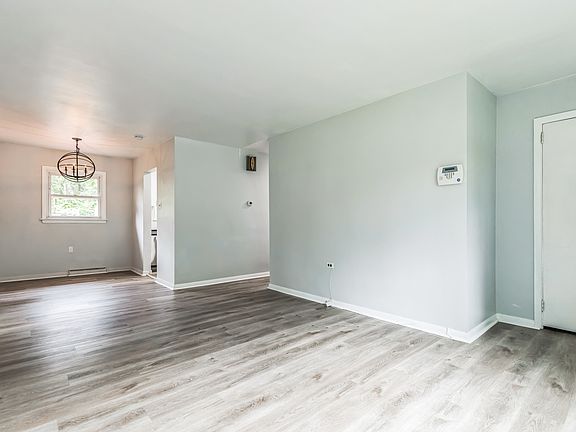 4th image of 561 Delsea Dr