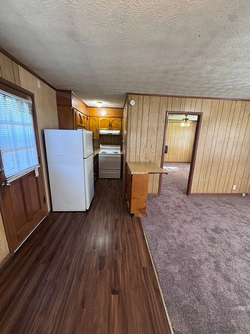 Thomas- 212 — Photo 2