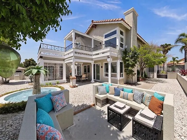 1068 Pacific Hill St — Photo 31