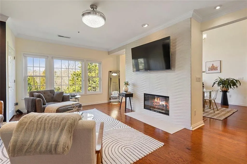 3 bed, 2.5 bath, 2200 sqft, $6,000 — Photo 1