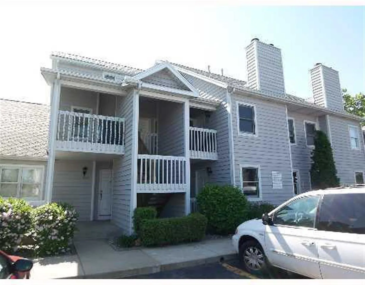1549 N Oakhill Dr #A-3 photo 1