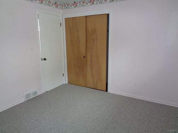 4th image of 2806 Court St