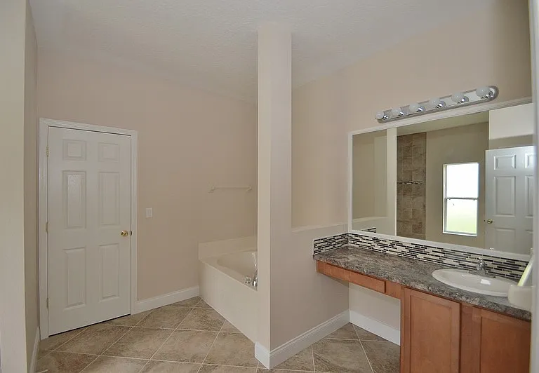 12 Lamar Ln — Photo 15