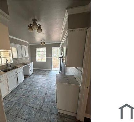 4th image of 3018 Oak Forest Dr