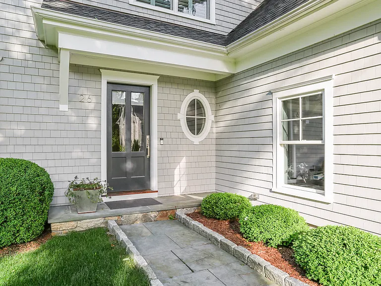 26 Long Lots Ln — Photo 3