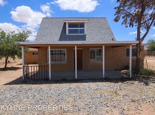 11209 Navajo Rd, Apple Valley, CA 92308