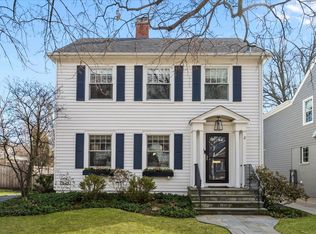 1917 Greenwood Ave, Wilmette, IL