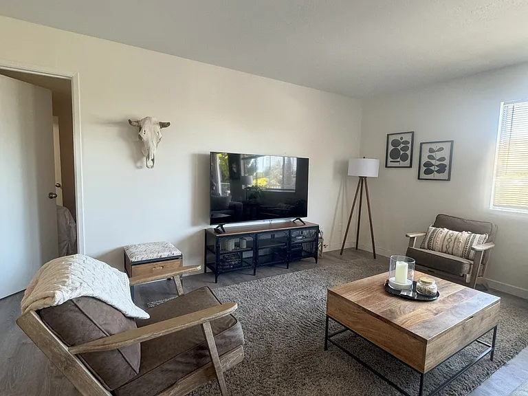 3175 Estelita Ct #D — Photo 4