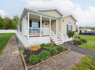 12 Linsay Dr, Raynham, MA 02767