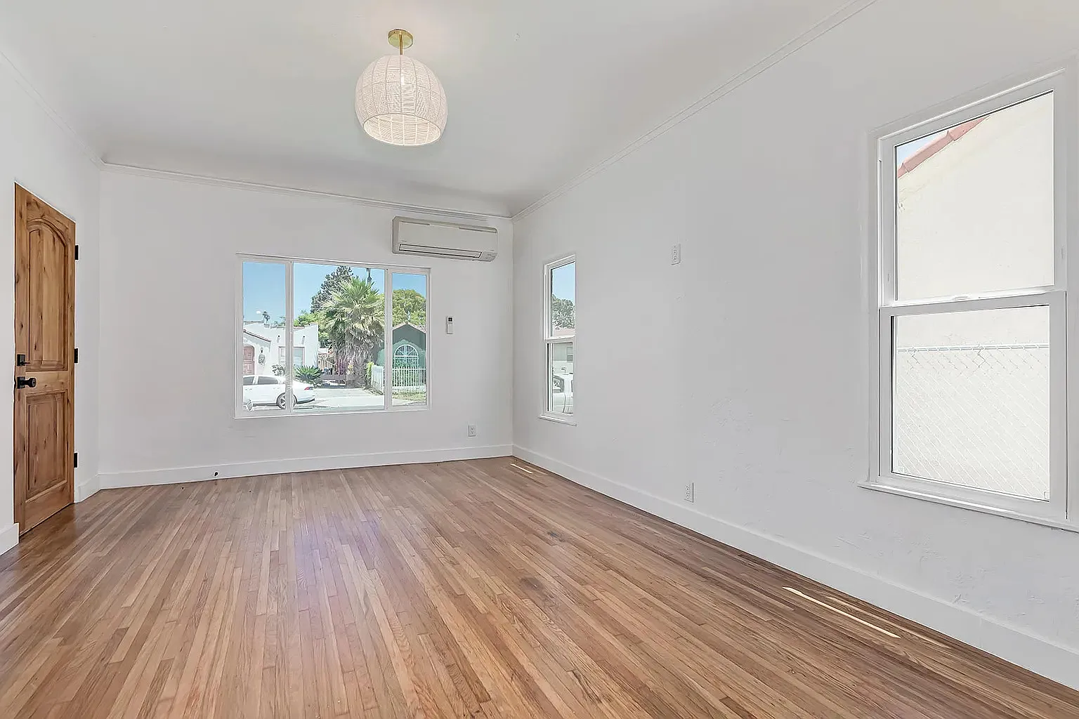 2 bed, 1090 sqft, $3,150 — Photo 2