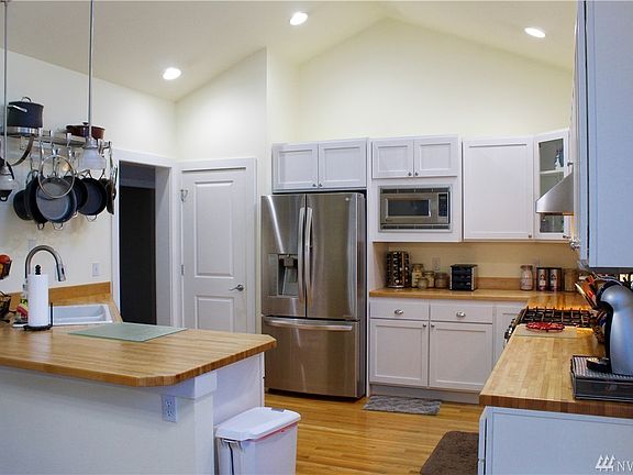 3rd image of 11005 63rd Ave NW