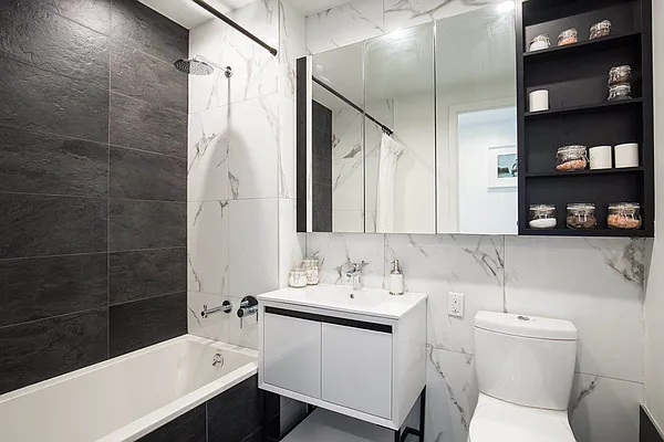 Rented by Tapiro Realty | media 9