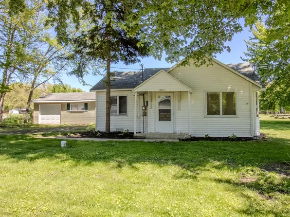 5374 S State Road 10, Knox, IN 46534