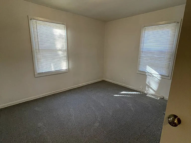 2323 S Belmont St — Photo 5