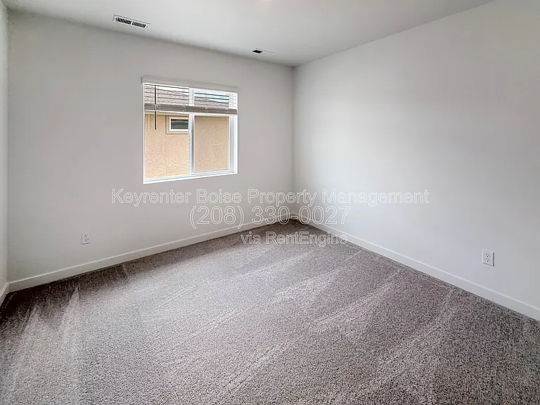 1760 N Big Star Ave — Photo 11