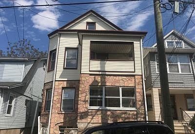 Exterior Neighborhood (street photo)