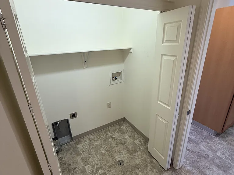 5 Avalon Ct #B-2 — Photo 7