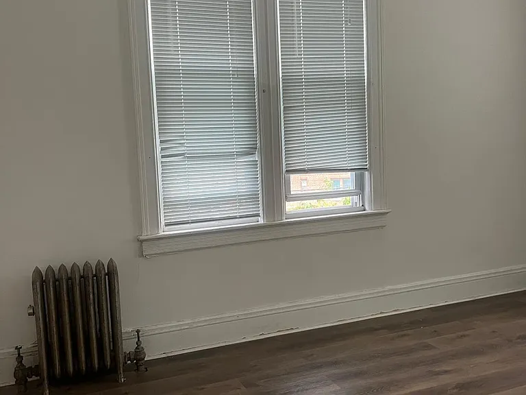 610 Van Cortlandt Park Ave #2 — Photo 7