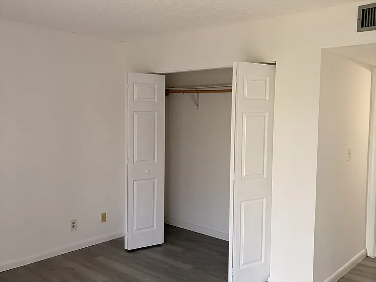 8540 N Sherman Cir #504 — Photo 10