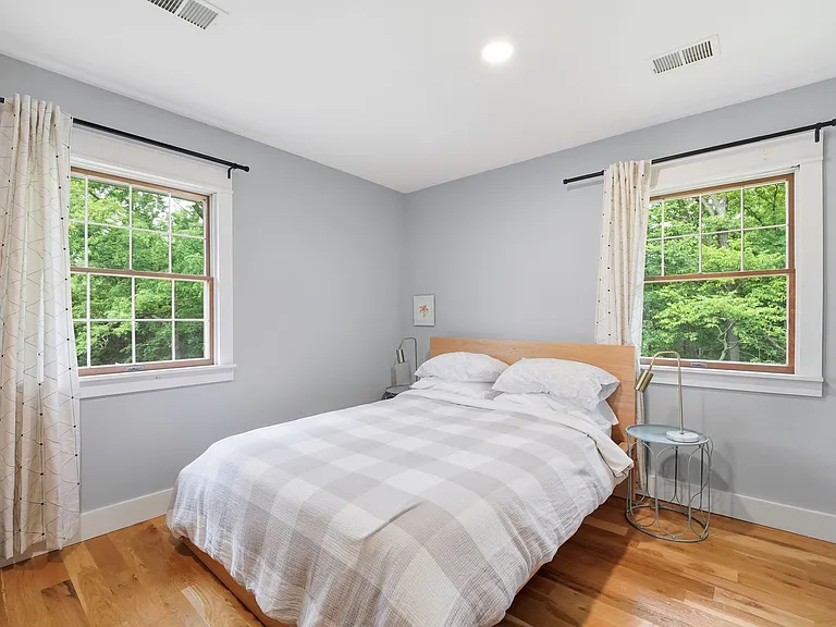 10200 Grandview Rd — Photo 34