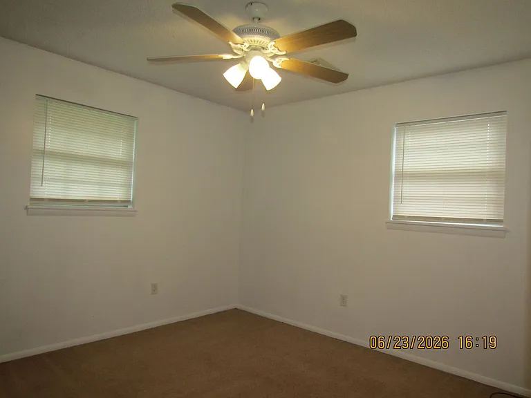 147 NE Dunlop St — Photo 6