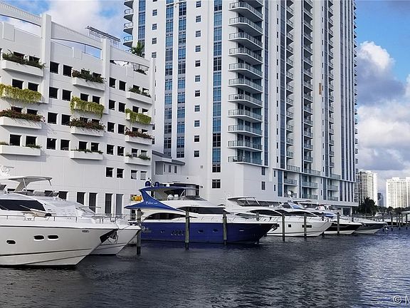 4th image of 17301 Biscayne Blvd APT 1709