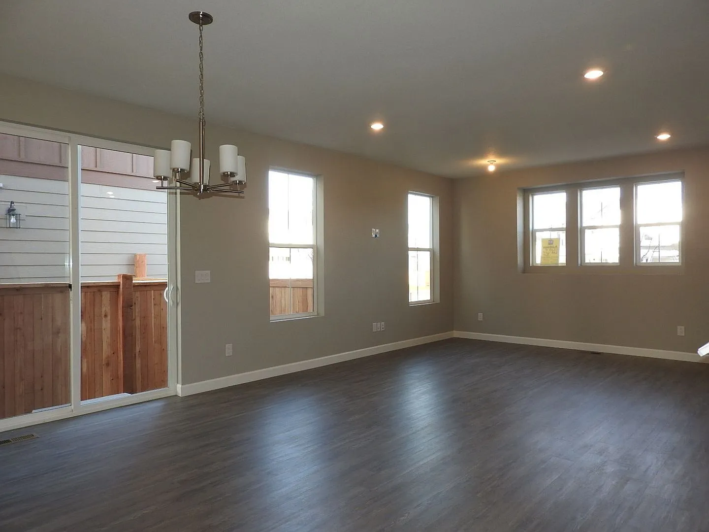 3 bed, 2.5 bath, 1934 sqft, $2,995 — Photo 4