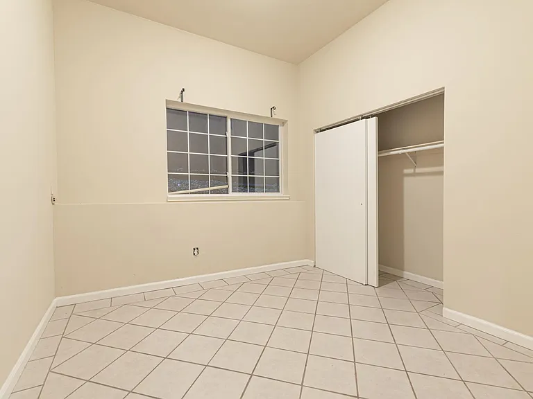 150 Caldecott Ln #1 — Photo 3