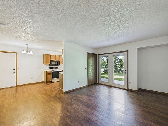 4th image of 46 125th Ln NW
