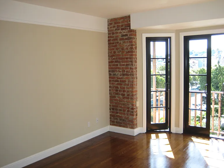 3164 22nd St #6 — Photo 2