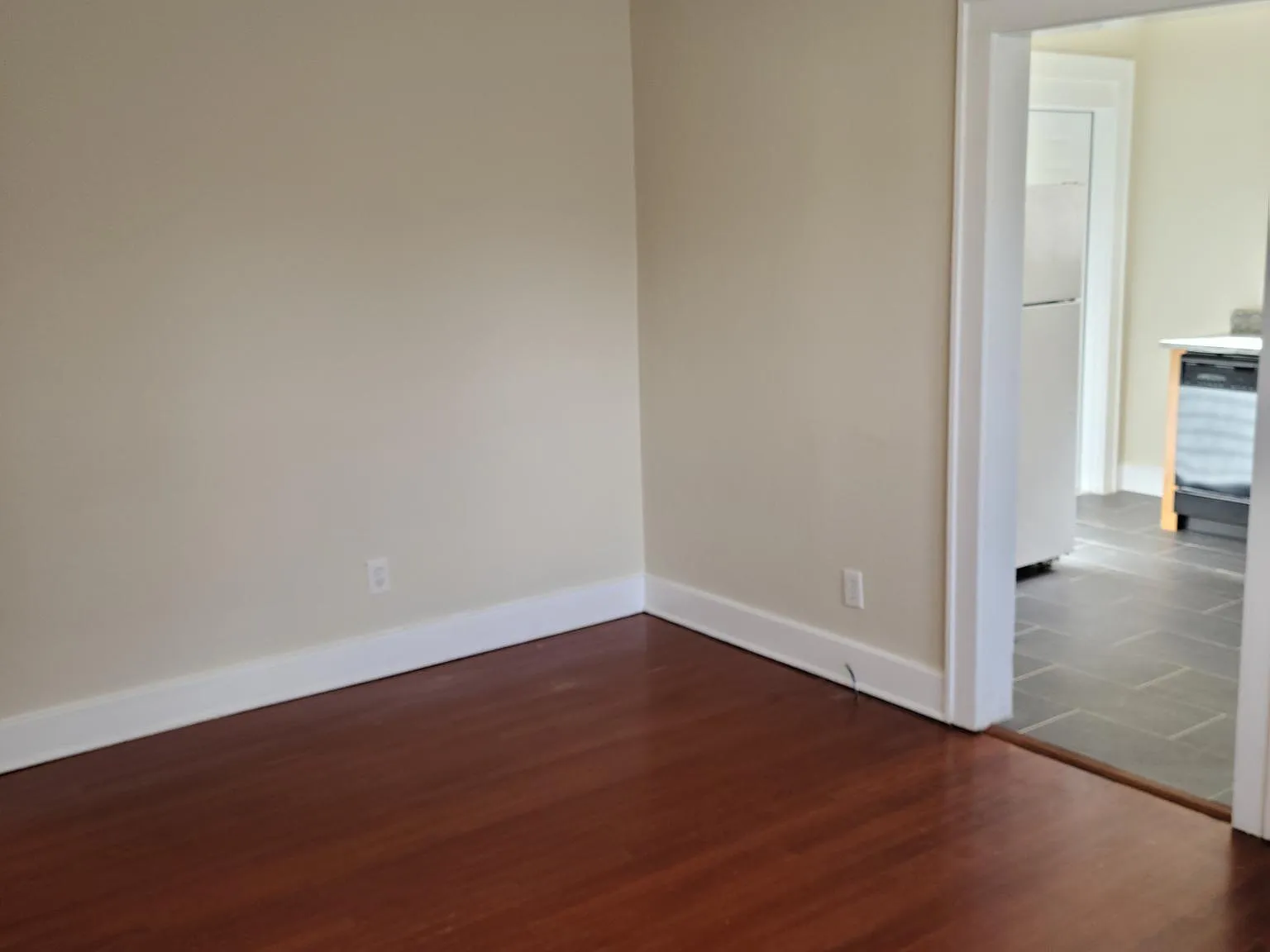 2 bed, 1112 sqft, $1,700 — Photo 3