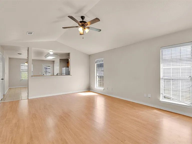 115 Bolero Way — Photo 5