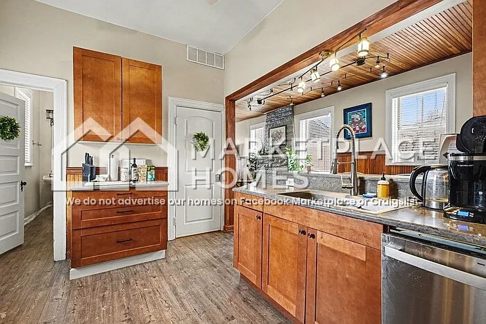 1391 Woodbridge St — Photo 10