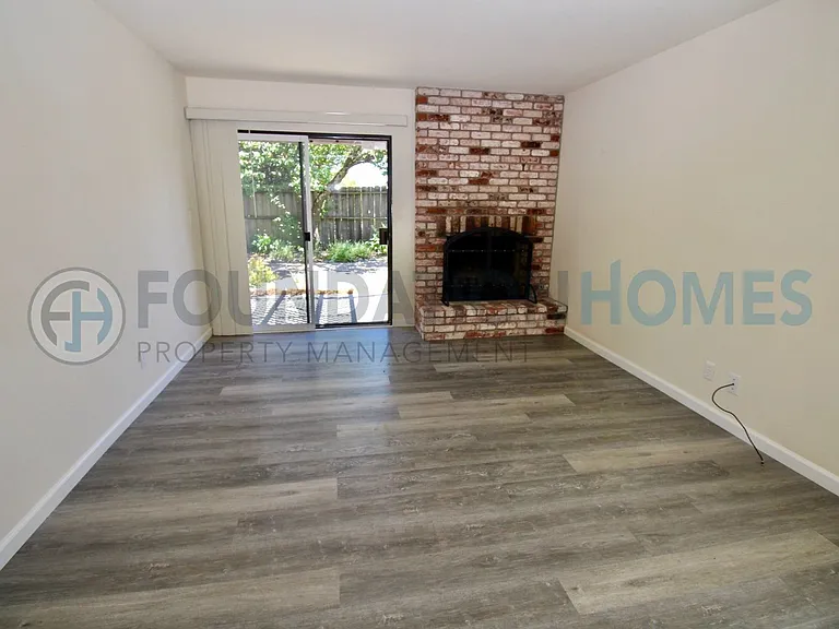 404 San Marin Dr — Photo 46