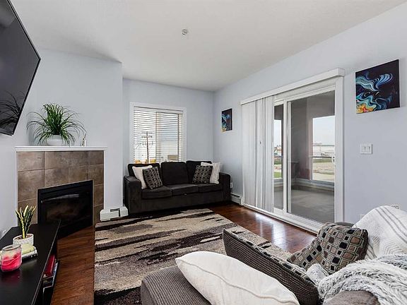 4th image of 604 NW East Lake Blvd NE #1318