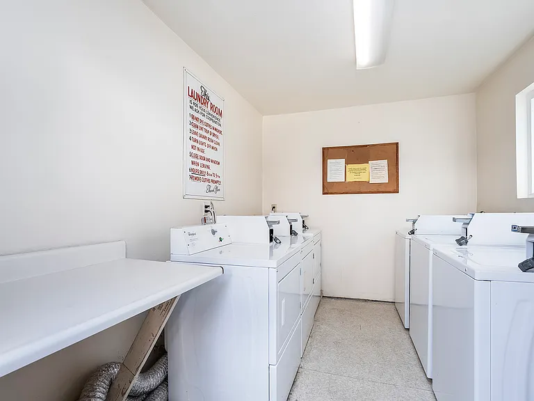 347 Roosevelt St #4A — Photo 4