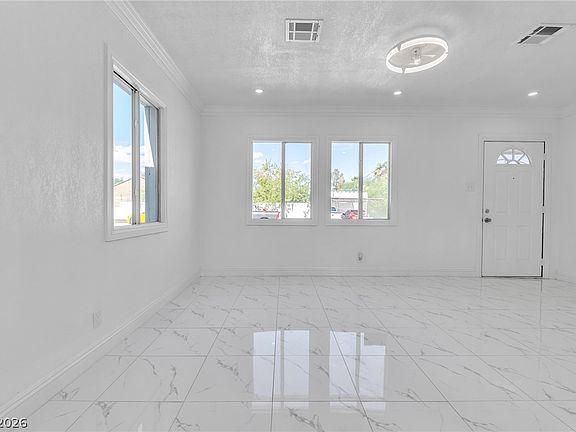 5th image of 1604 Lewis Ave