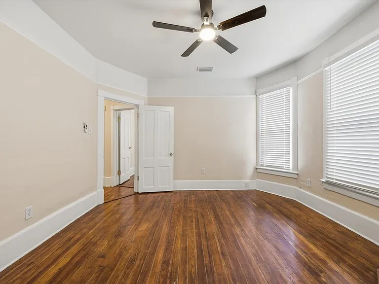 2305 Abercorn St — Photo 12