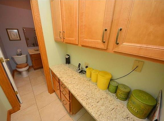 4th image of 665 Amelia Ave